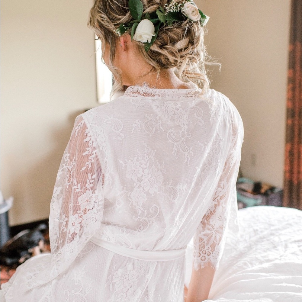 White Lace Bridal Robe - Picture 7 of 8